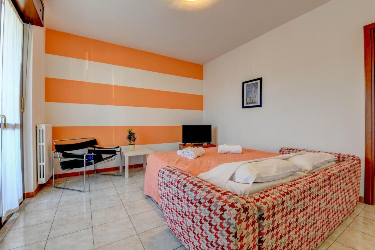 Residence Meridiana 佩斯基耶拉德加达 外观 照片